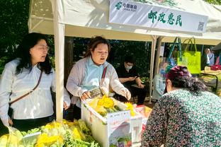 威少举办第12届感恩节慈善活动 向有需要的家庭发放1000份餐食